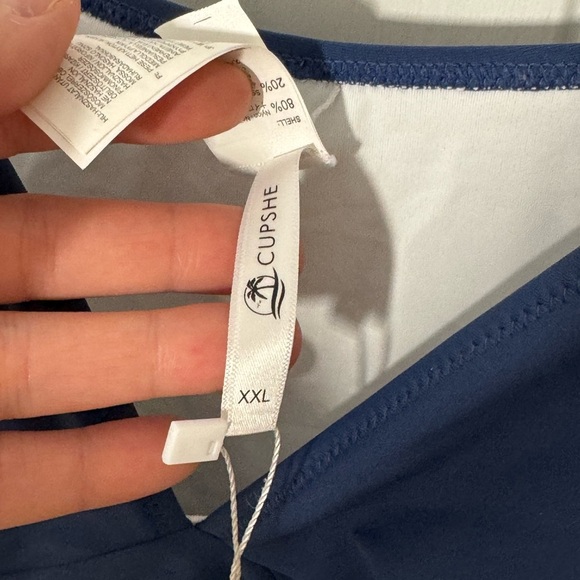 CUPSHE Women's One Piece Swimsuit Tummy Control Plunging V Neck Bathing Suit - Picture 7 of 10